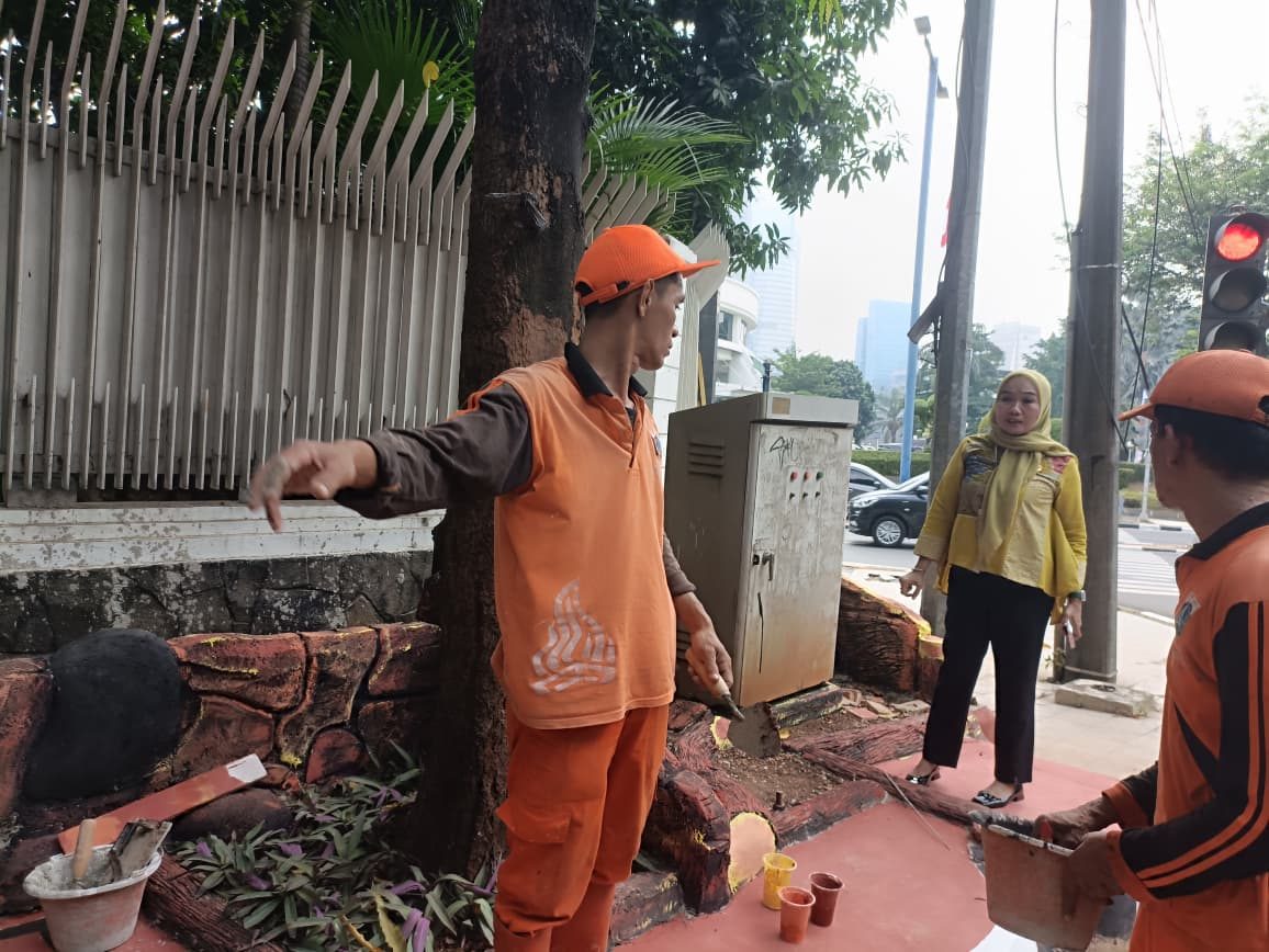 Lurah Kuningan Timur Tinjau Langsung Progres Penataan Kawasan Triwulan-III di Jl. Denpasar Raya