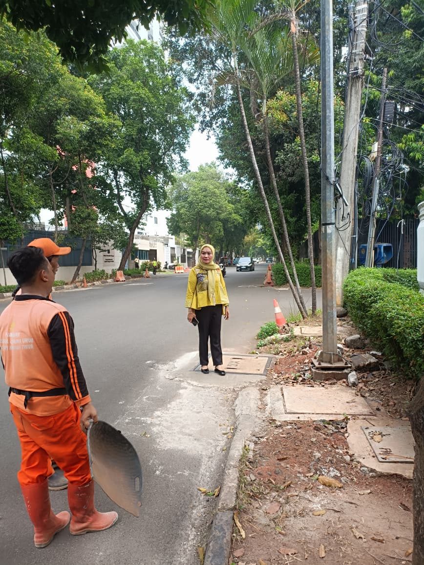 Lurah Kuningan Timur Tinjau Langsung Progres Penataan Kawasan Triwulan-III di Jl. Denpasar Raya