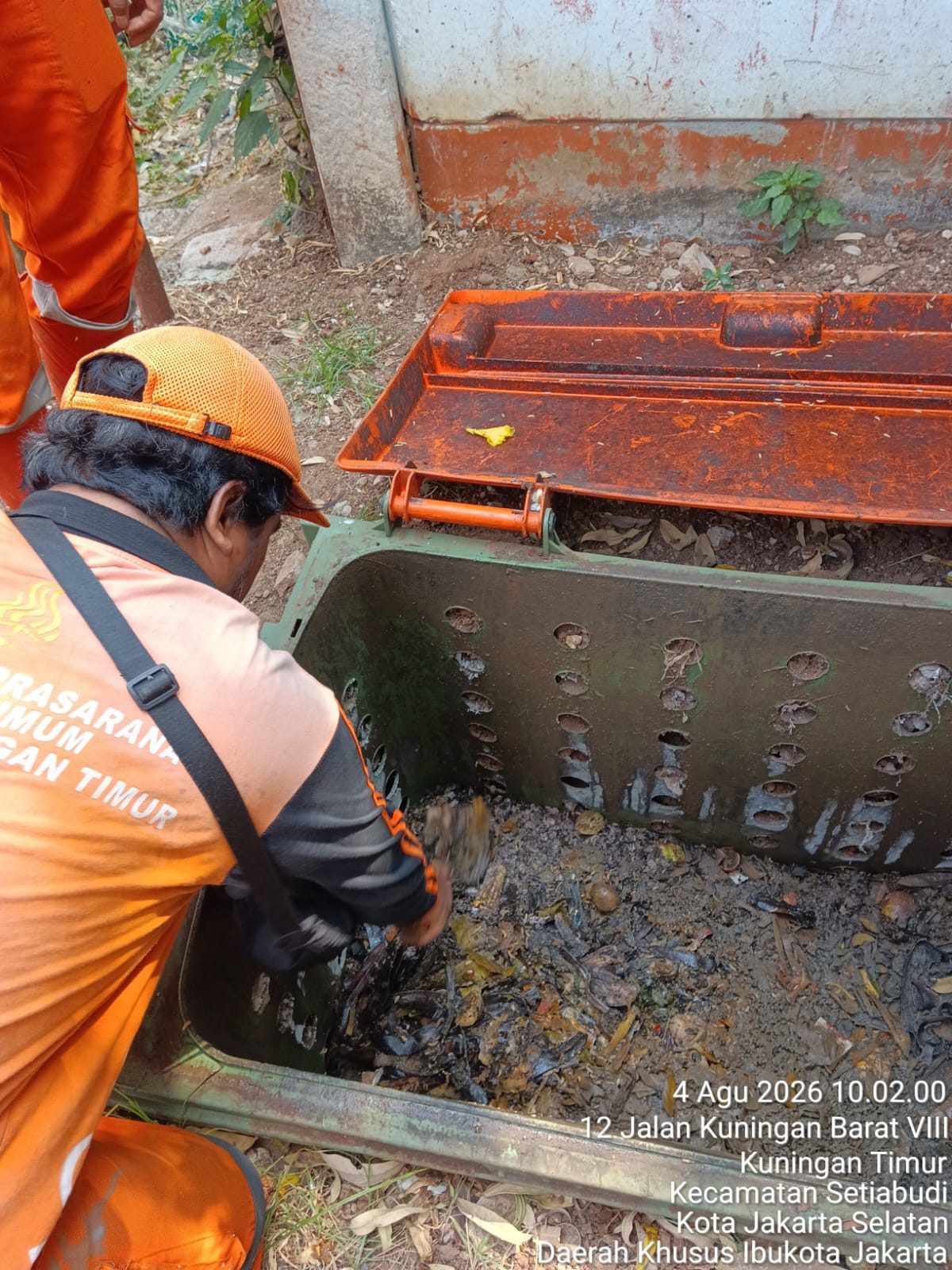 Pemanfaatan TEBA untuk Pengolahan Sampah Daun di Kuningan Timur